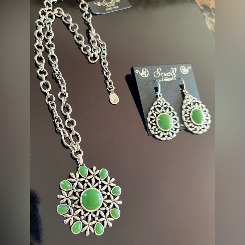 NWT Jade Green and Silver Set. Nickel Free and Sterling Silver Post Earrings. - Picture 9 of 12
